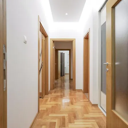 Miris Borova Apartament *